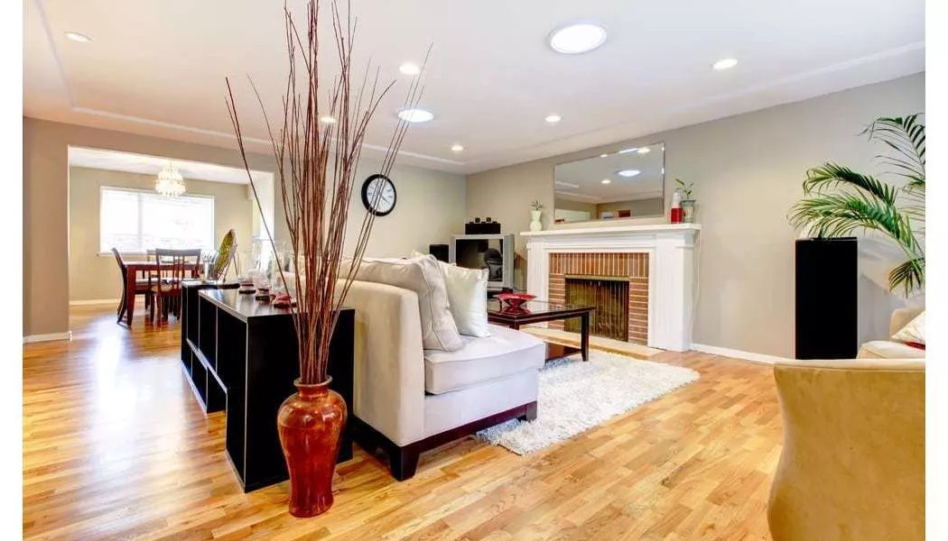 red oak hardwood in a living room